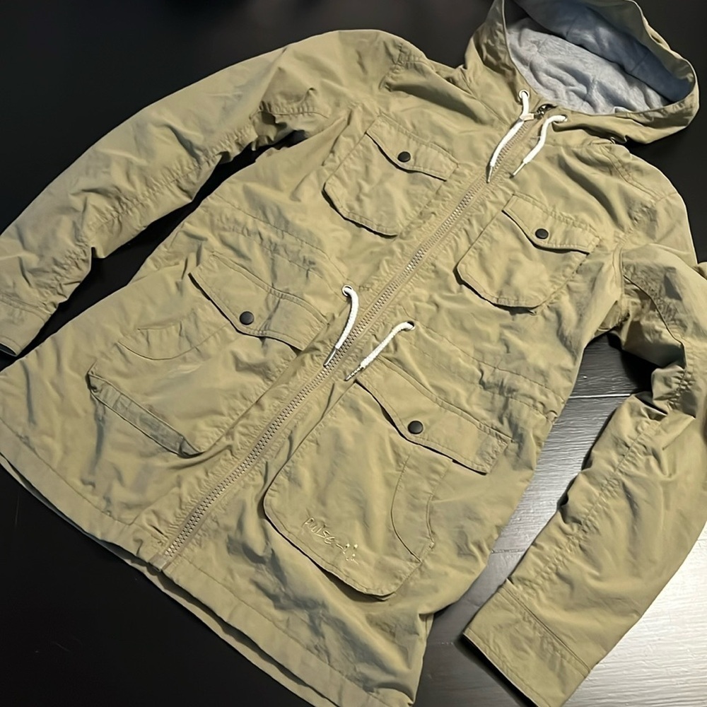 Pulse light‎ weight jacket